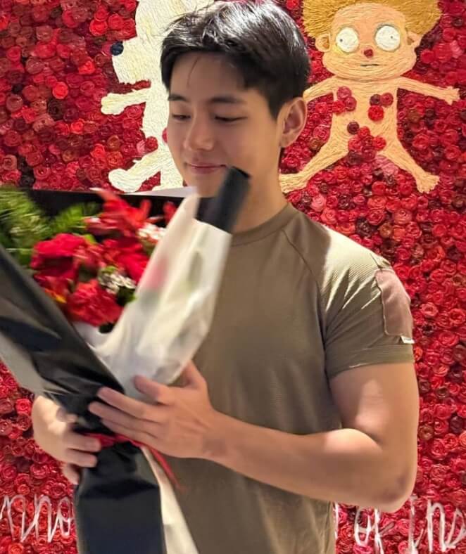 BTS 뷔, 군대에서 벌크업? 근황 사진에 팬들 심쿵!