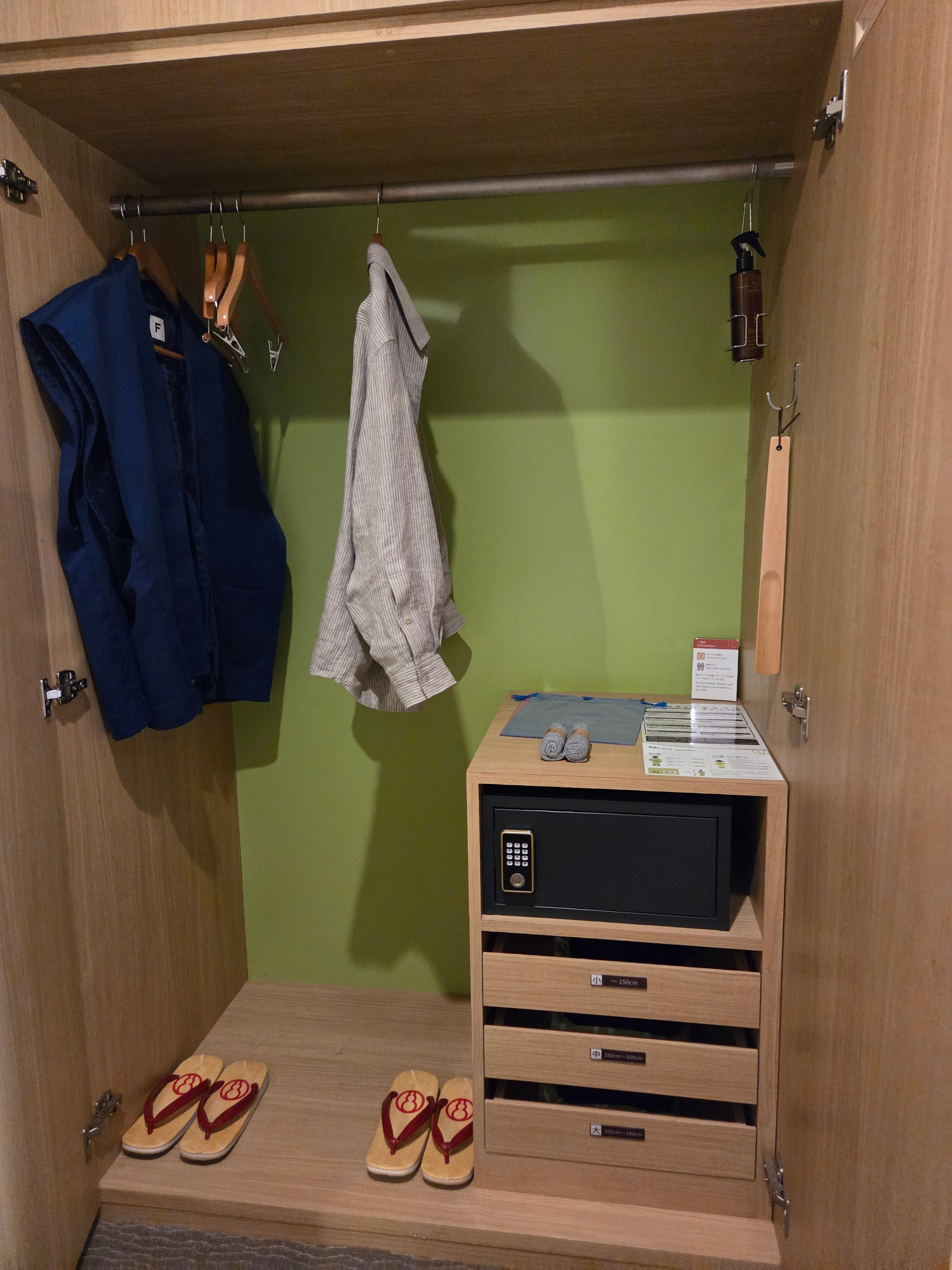 유카타&middot;게타&middot;금고가 정리된 노보리베츠 료칸 다이이치 타키모토칸 동관 트윈룸