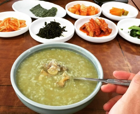 오조해녀의집
성산일출봉과 함께 즐기는 전복죽 맛집