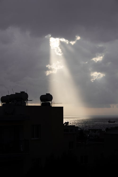 빛과 창조 - 광자의 언어로 본 우주의 시작