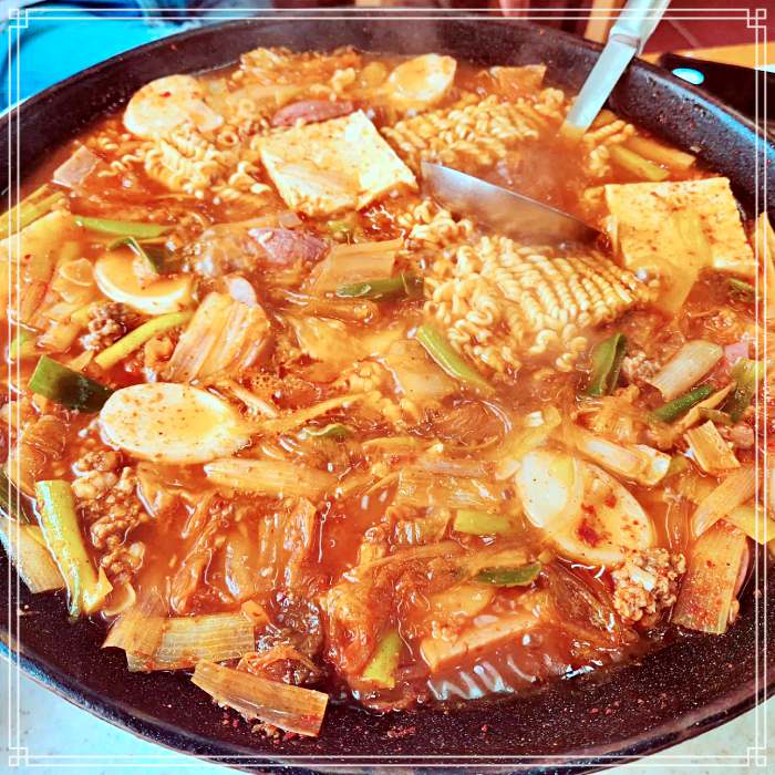 의정부, 부대찌개거리 맛집 Since 1972년 전통 노포, 부대찌개