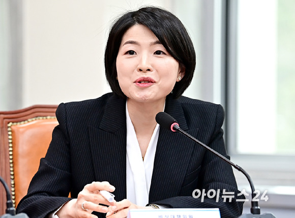한지아 제22대 국회의원 비례대표 당선 관련 사진
