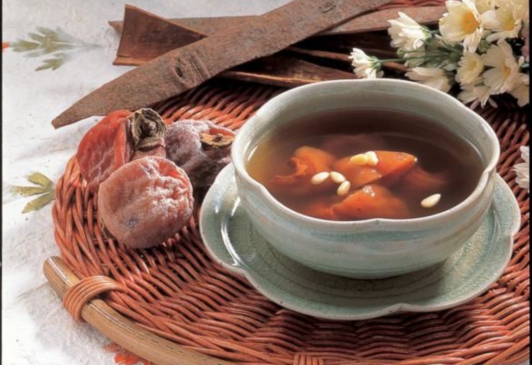 수정과 - 전통의 맛과 건강을 담은 한국의 음료