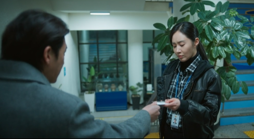 가석방 심사관 이한신 등장인물