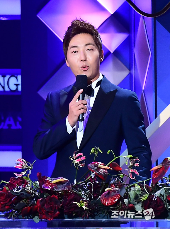 KBS 이현주, MBC 이성배, SBS 최기환 아나운서가 2일 오후 서울 여의도동 KBS홀에서 열린 '제43회 한국방송대상' 시상식에 참석하고 있다. [사진=조이뉴스24 포토DB]