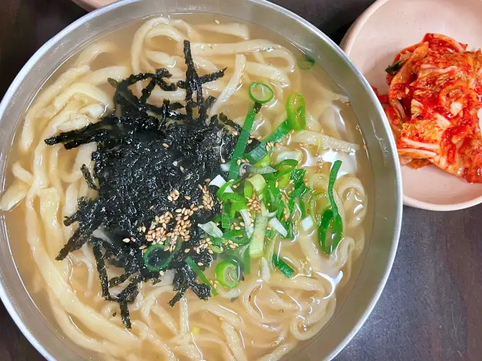 생방송 투데이 수원 남문시장 손칼국수 잔치국수 칼제비 수제비 맛집