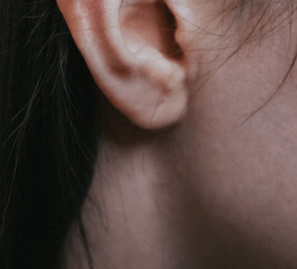 구안와사 초기증상 - 귀 뒤쪽 통증