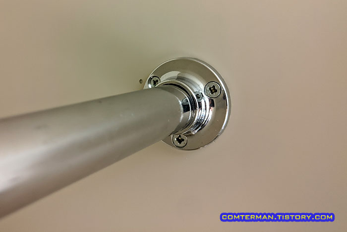 선반 옷걸이 설치