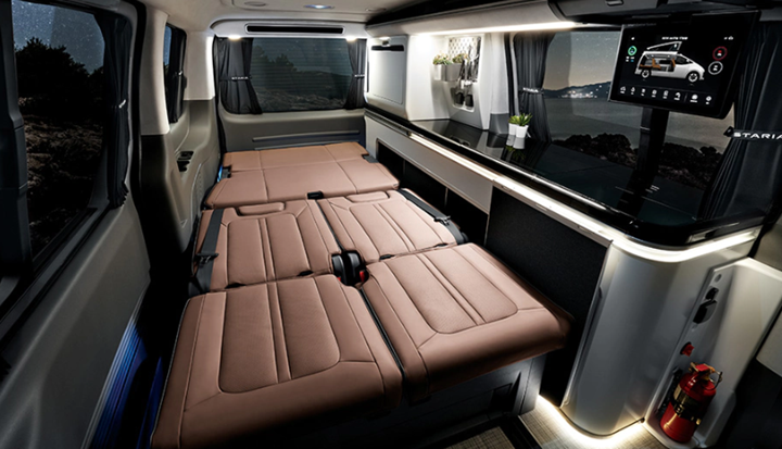 스타리아-라운지-캠퍼4-내부