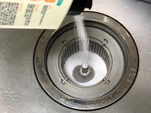 여름철 하수구 냄새 소다와 식초