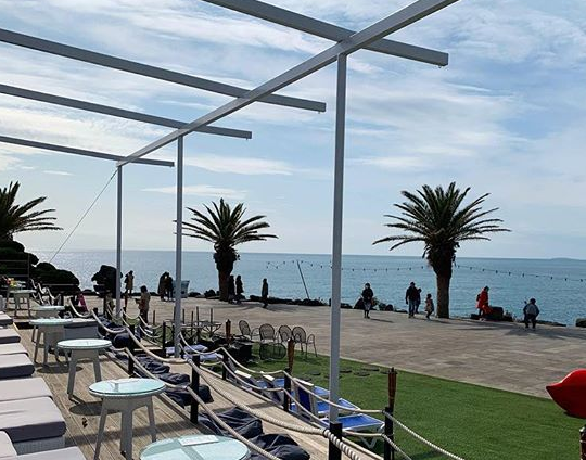 제주 중문 바다앞 카페 '더클리프'