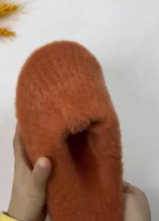 안 입는 낡은 니트의 반전! 0원으로 30초 만에 '포근한 털 슬리퍼' 만들기