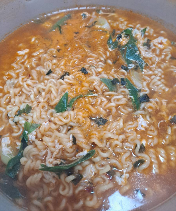 안성탕면 끓이다