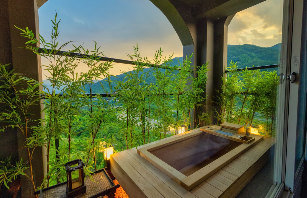 2024년 익스피디아 3월 할인코드 국내 봄꽃 벚꽃 여행 창원 진해 호텔 추천