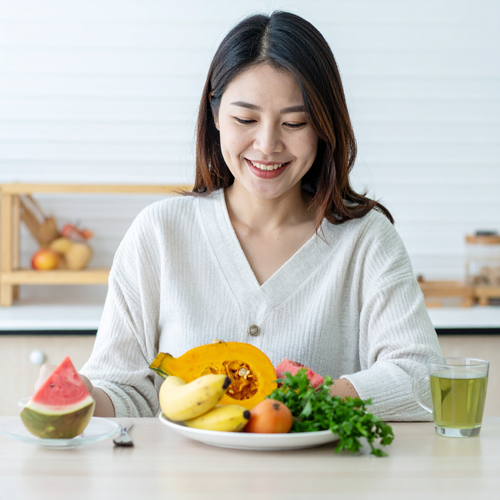 칼륨이 풍부한 바나나는 체내 나트륨 배출을 돕고 혈압 조절에 효과적