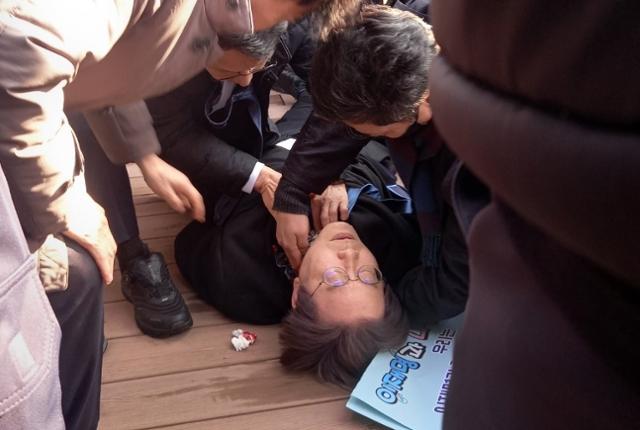 이재명 피습, 용의자 현장 체포, 범인은 60대 추정