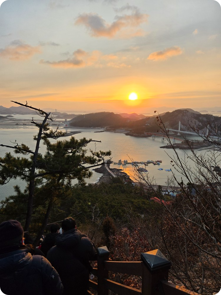 장자도 대장봉 일출 장면