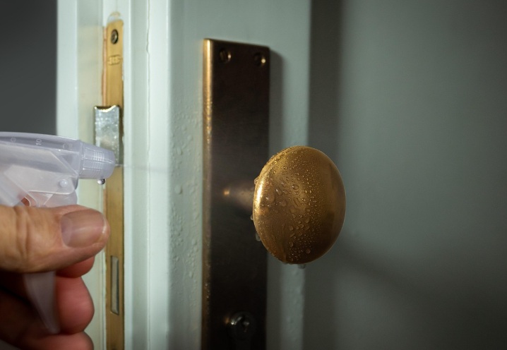 현관 청소를 해도 생활환경균이 남는 이유