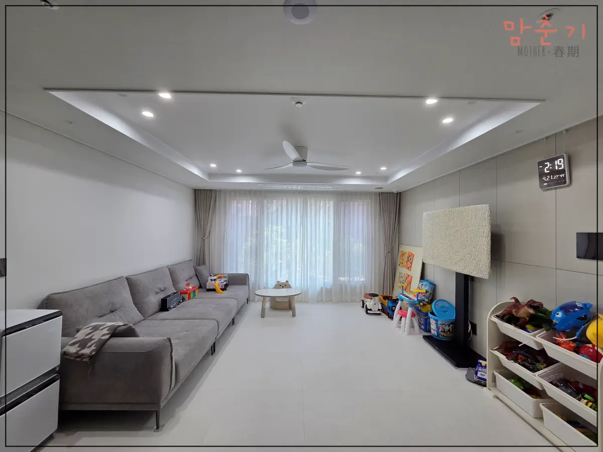 거실실링팬-다운라이트8구-로슬러조명키트-조명끈모습