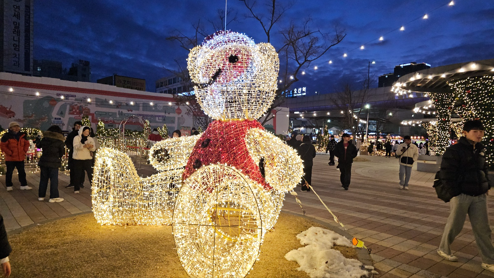 오산시의 미리 메리 크리스마스 '오! 해피 산타 마켓'-In Osan: Oh! Happy Santa Market