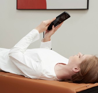 척추 마사지 효과 휴플러스 안마베드 온열 테라피 65도