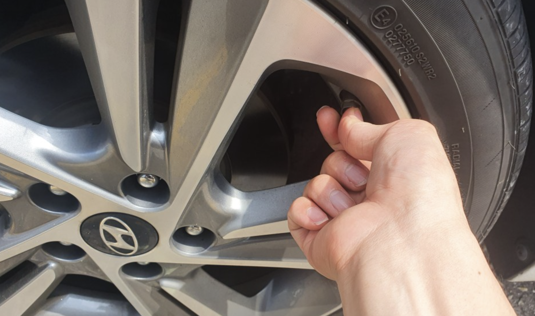 타이어 공기압 넣는 곳 1분 만에 확인하기(+2024)