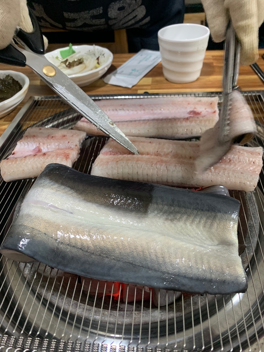 장어도 자주 뒤집으면 좋지않습니다.