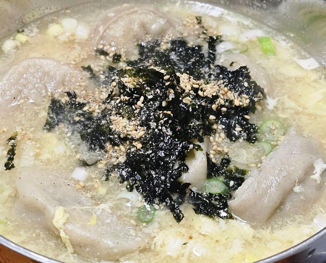 생생정보 영자할머니의 메밀피 김치만두국 한 그릇