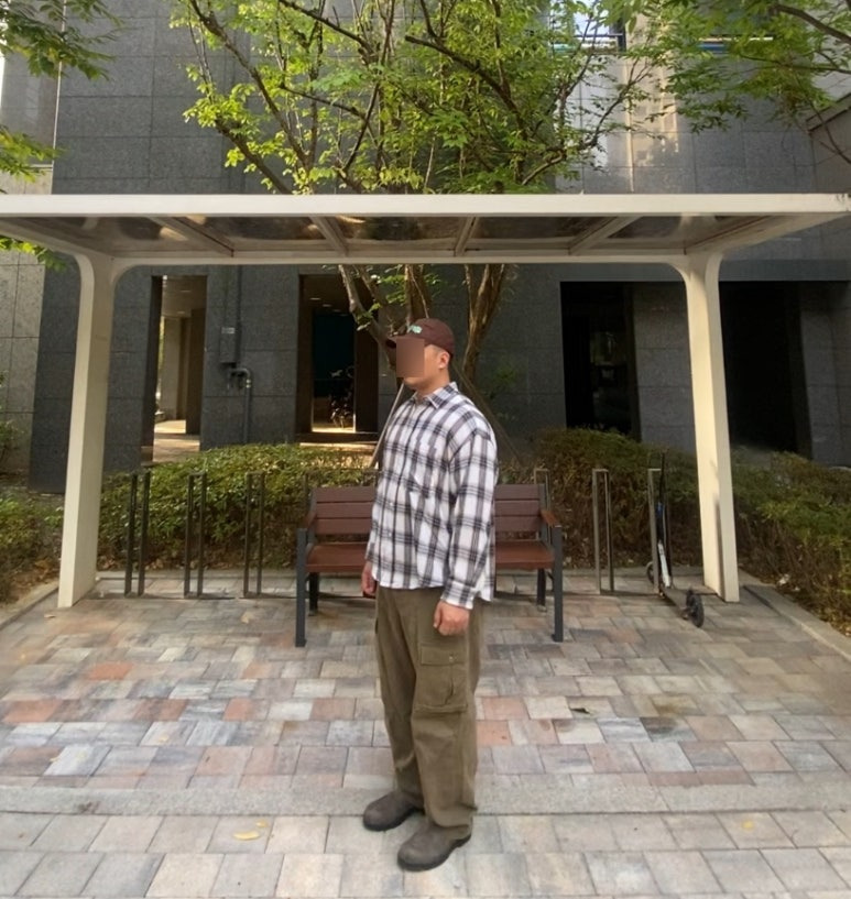 데일리룩('26. 10. 18.)오와이 데빌 로고 레터링 볼캡, 블랙모먼트 고밀도 시티보이 레귤러 오버핏 체크 셔츠, 프리즘웍스 카고 팬츠, 블런드스톤 585 러스틱브라운 첼시부츠