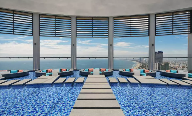 포 포인츠 바이 쉐라톤 다낭 114,765원! 5성급 루프탑 수영장 조식 2인 포함