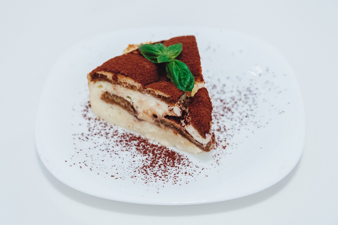 🍰 티라미수에 넣는 술 추천 총정리! 깔루아 대체 저렴한 커피 리큐르부터 마르살라 와인까지 베이킹용 술 완벽 가이드 (2025 최신)
