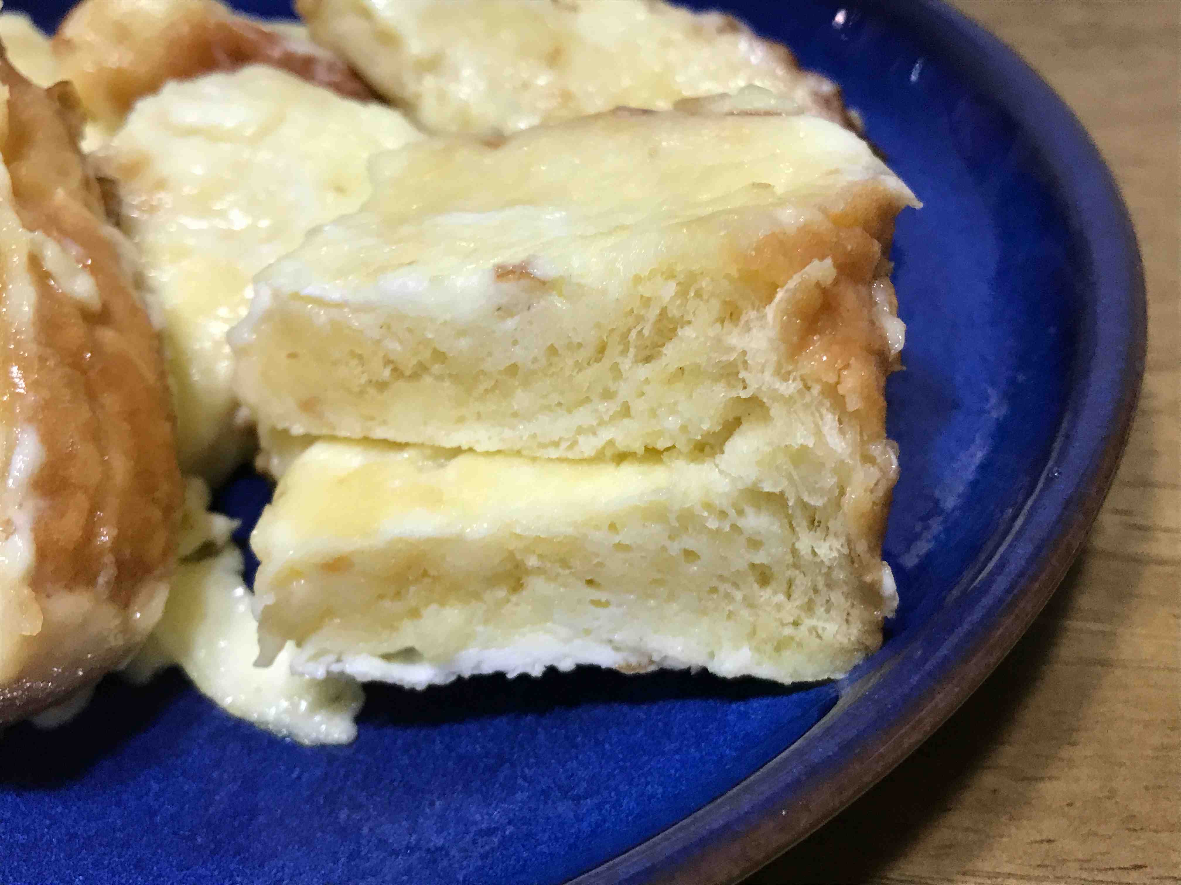 트레이더조 브리오슈로 만든 프렌치토스트 단면