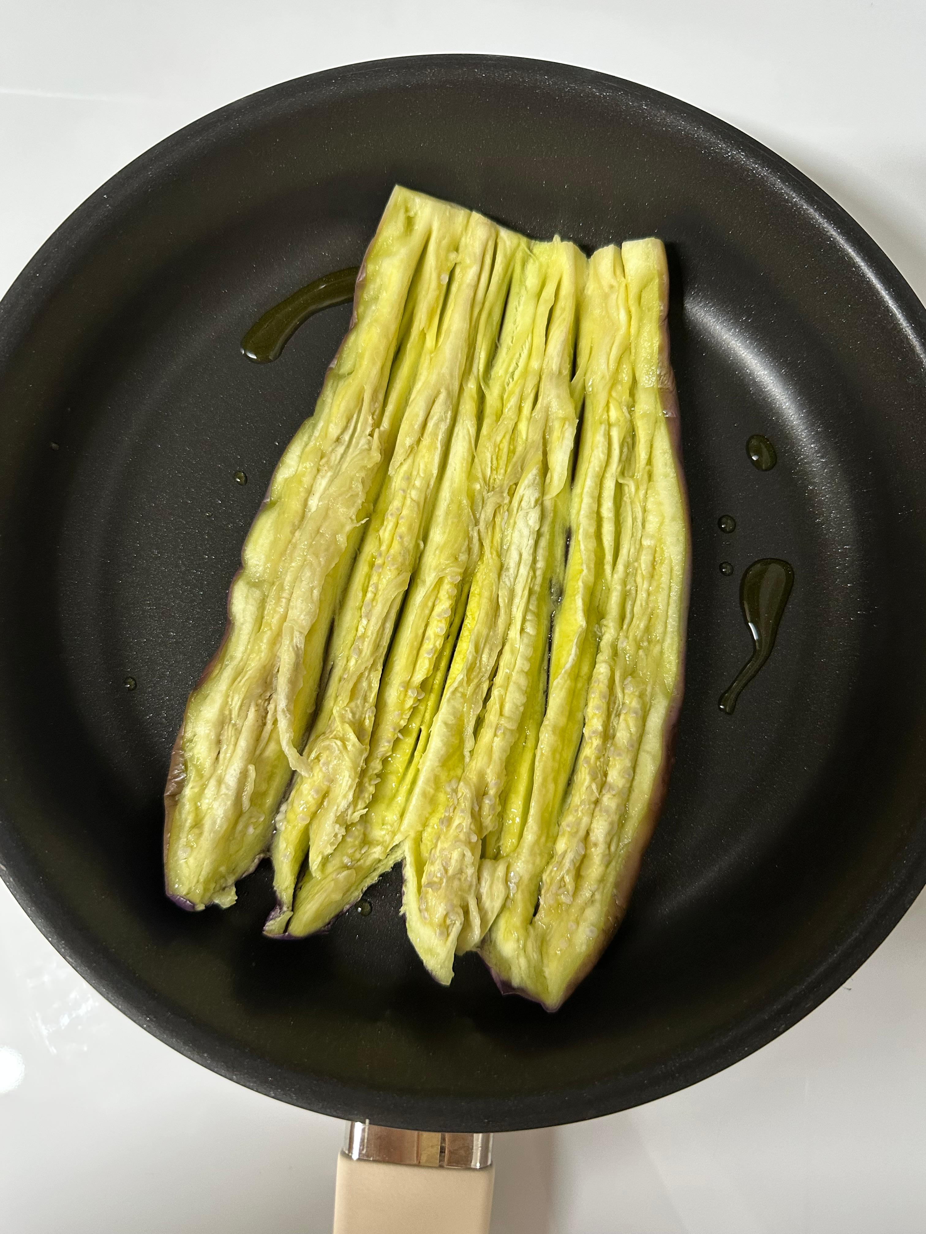 Eel or Eggplant? Park Na-rae&rsquo;s Eggplant Rice Bowl Recipe (Following Celebrity Diet Meal Plans, Healthy Diet, Delicious Diet, Filling Diet, Super Simple Eggplant Rice Bowl Recipe, Sauce Recipe, Eggplant Benefits, Packed with Antioxidant and Anti-Cancer Properties, Recommended Vegetable Dish, Without Doubanjiang, Without Sugar, Without Allulose)