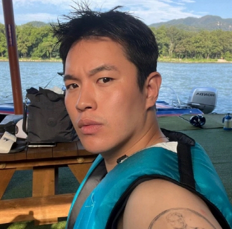 유아인 재판 대질 거부 헤어몬 근황