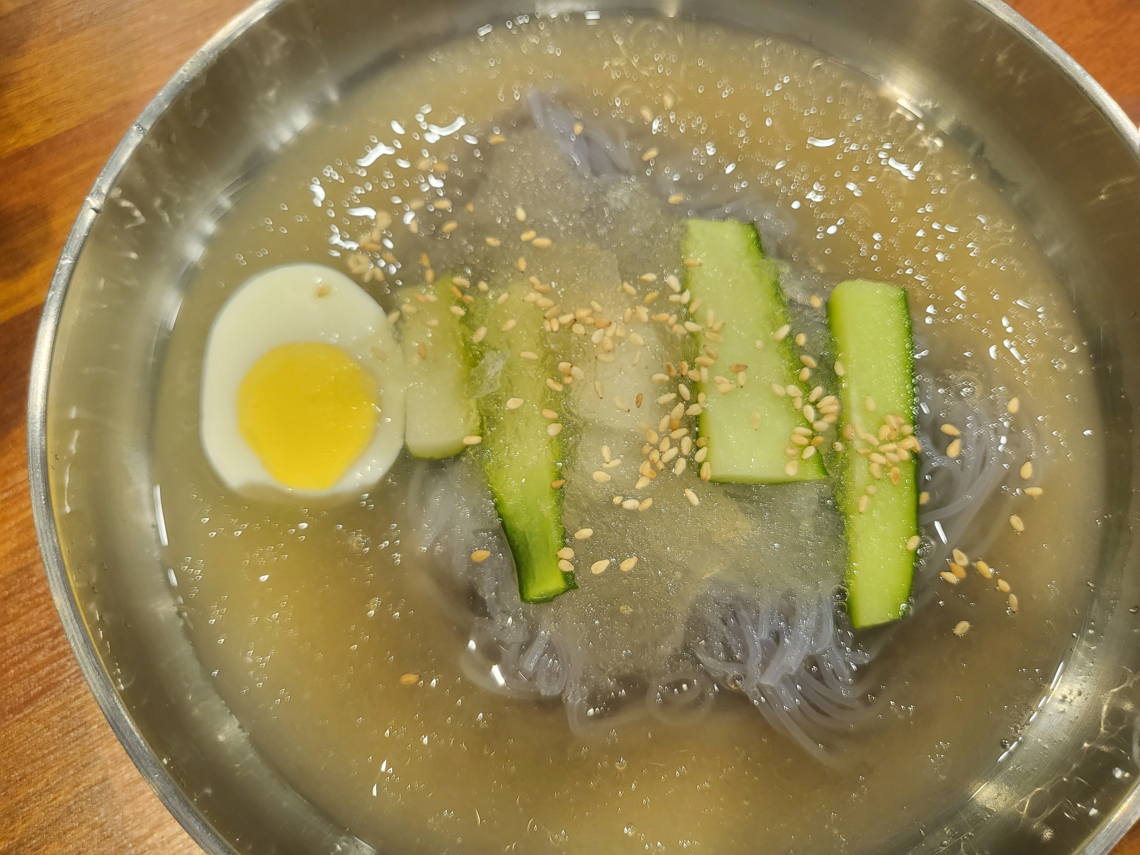 물냉면 5,000원입니다