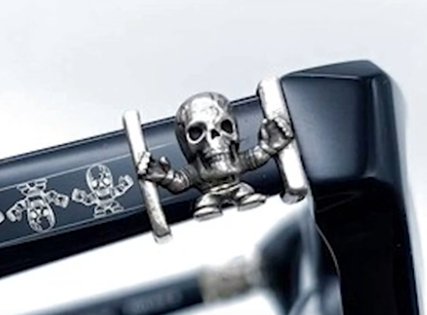 크롬하츠 안경 문양 사진