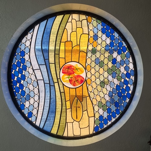 천안 불당동성당 성전 맞은편 유리화 사진