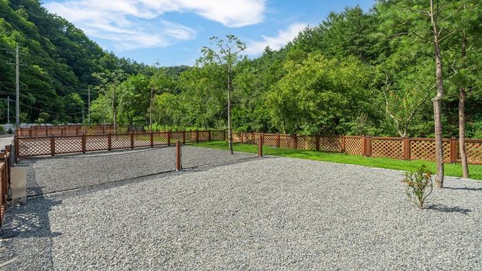 반려견과 함께, 그자리 야영장 소개