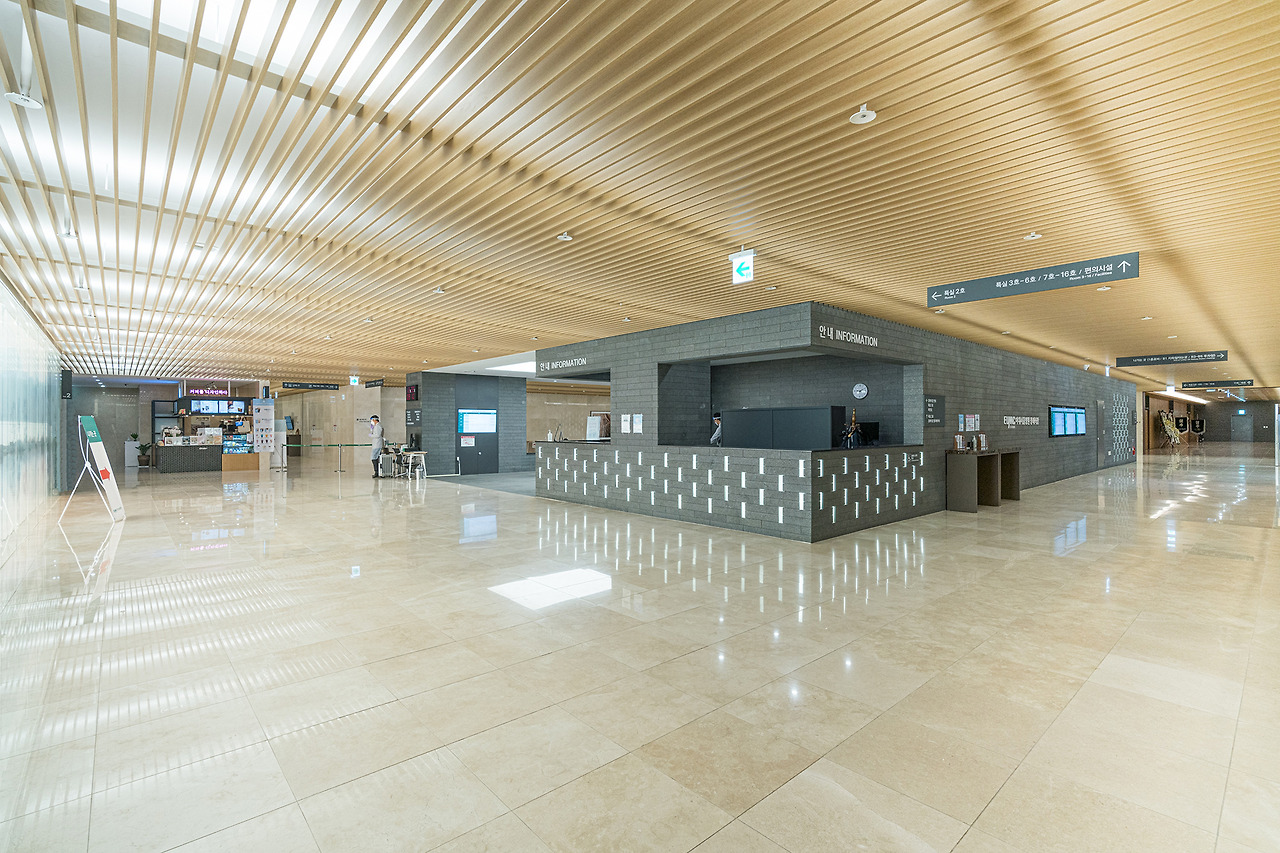 윤일봉 별세, 원로배우 윤일봉, 엄태웅 장인상, 윤혜진 부친상, 한국 고전 영화배우, 대종상 수상 배우, 한국 영화 역사, 한국 멜로드라마 배우, 분당서울대병원 빈소, 한국 영화계 부고