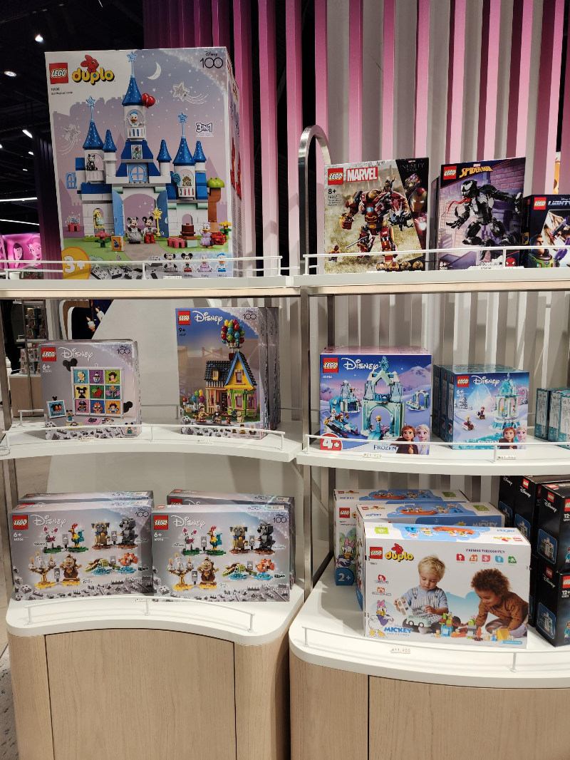 김포현대프리미엄아울렛 디즈니스토어 레고