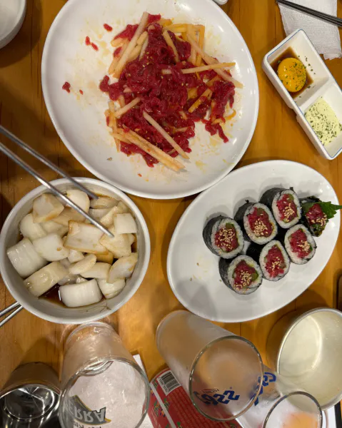 생생정보 대결 맛 대 맛 시장 육회 한 상 VS 누룽지마늘닭강정