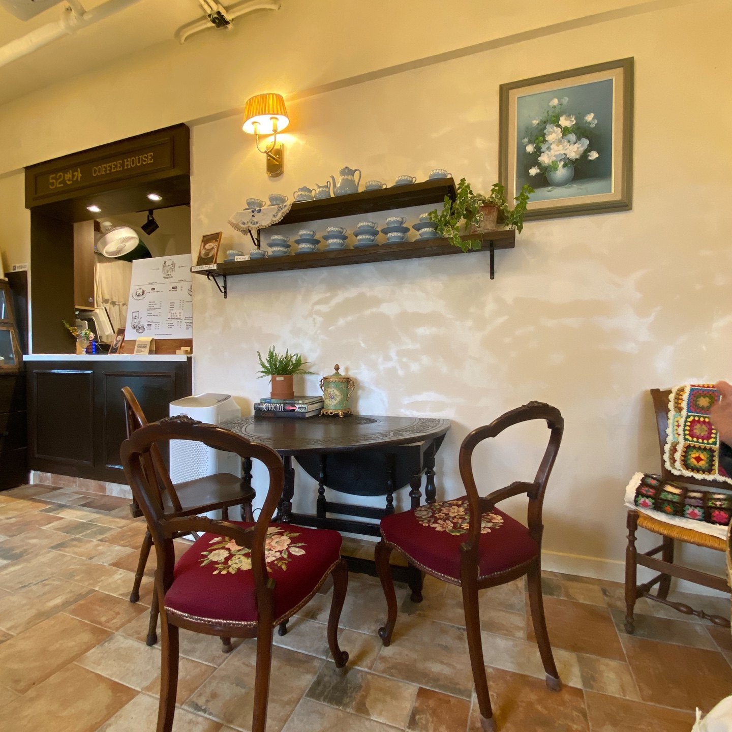 제주 삼성혈 도남 52번가 커피하우스 컵플레 케이크 런던크림커피 카페