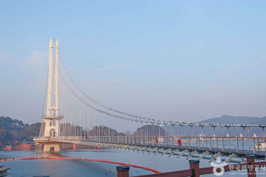 예당호 출렁다리