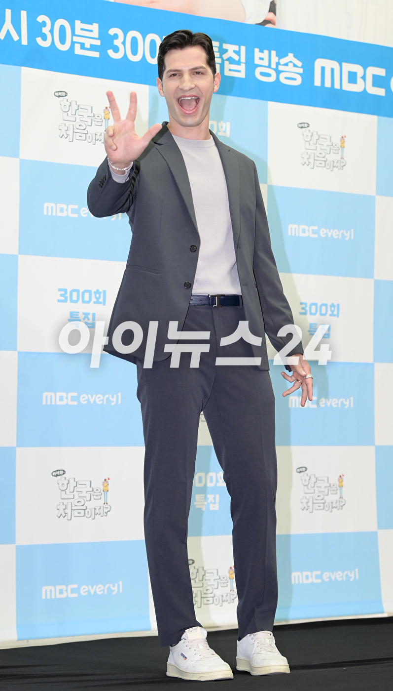 방송인 알베르토 몬디가 15일 오전 서울 상암동 스탠포드 호텔에서 진행된 MBC 에브리원 &#39;어서와 한국은 처음이지&#39; 300회 특집 기자간담회에 참석하고 있다. [사진=정소희 기자]