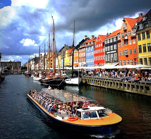 덴마크 강 유람선 사진