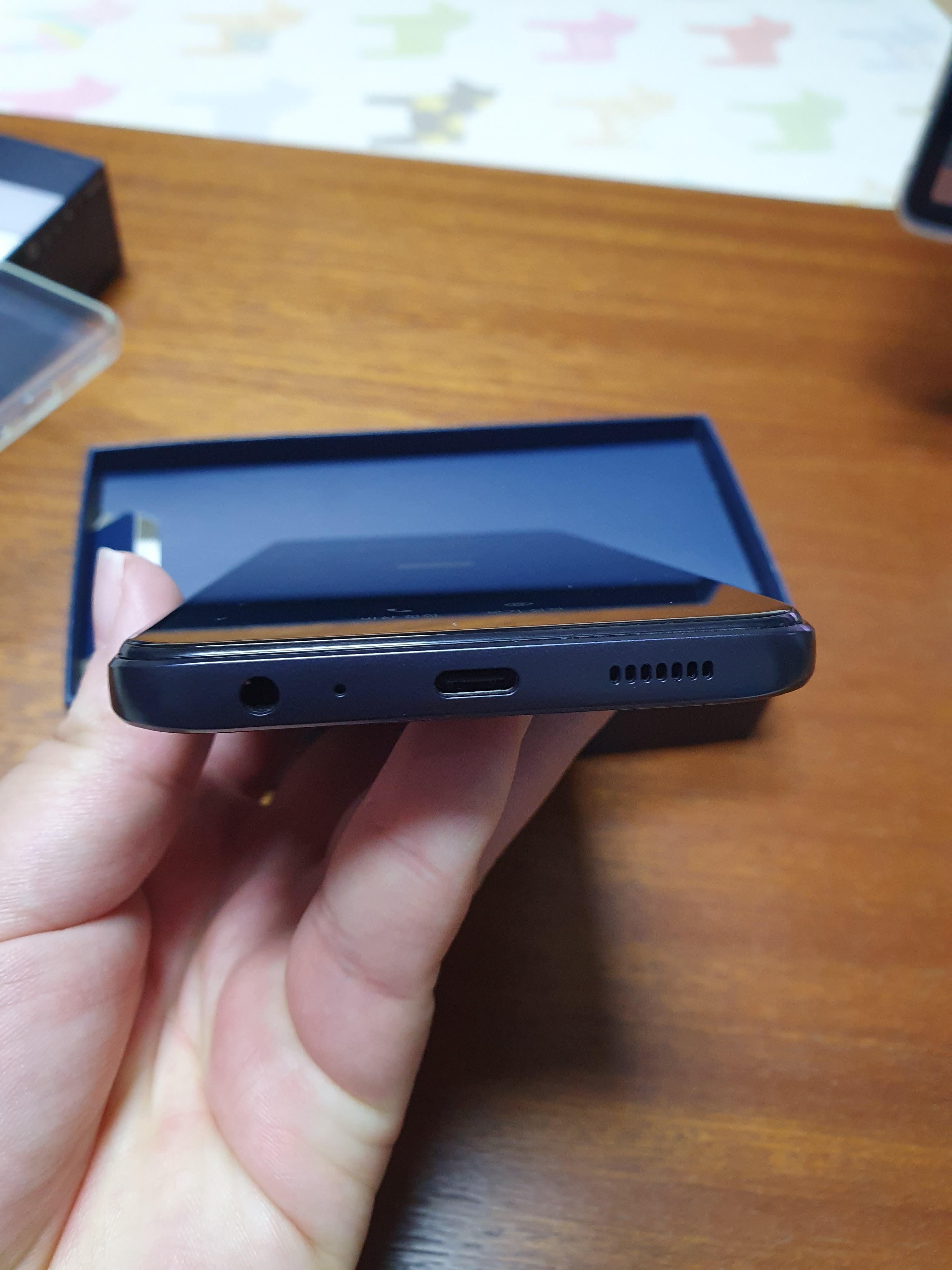 모토로라 G50 5G 충전단자 및 포트구성