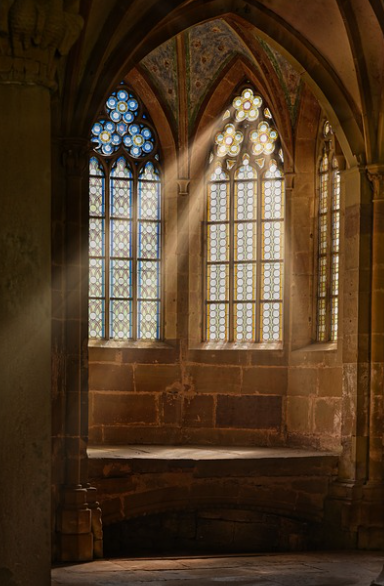 창문 방향별 일조량과 멜라토닌 분비 패턴