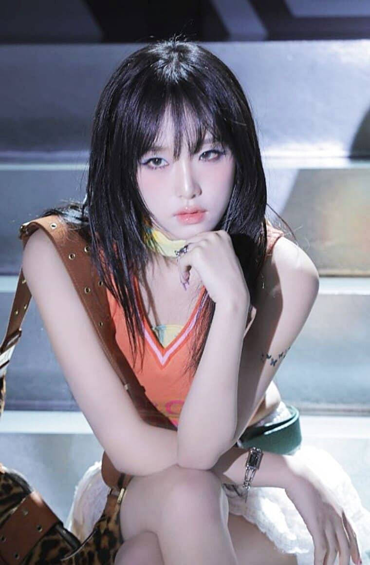 가수-최예나