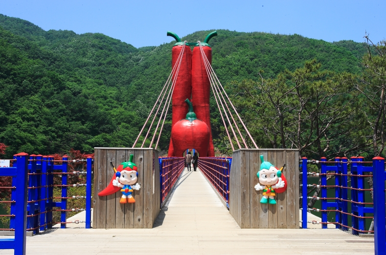 칠갑산 천장호 출렁다리