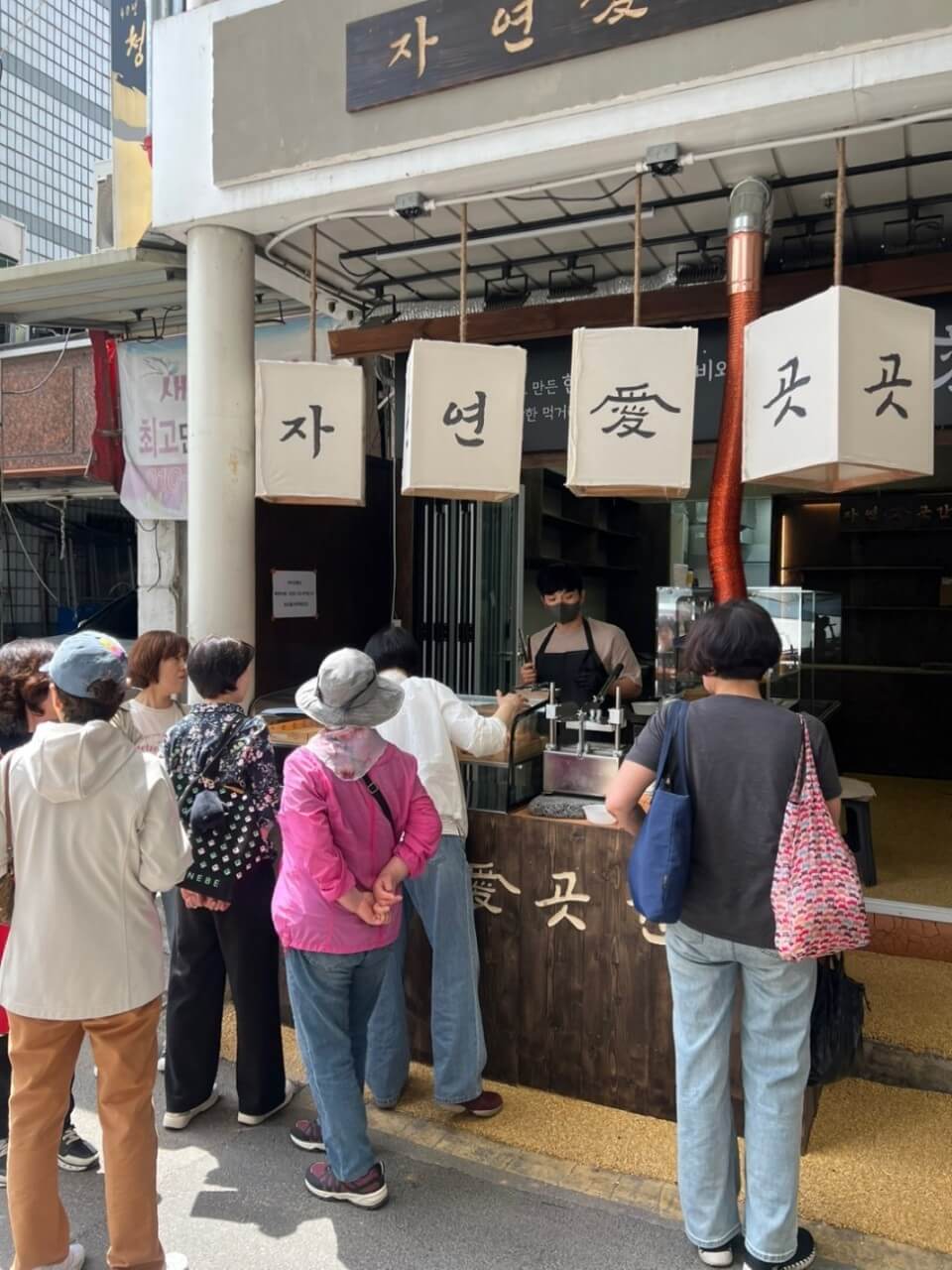 6시 내고향 서울 송파구 새마을전통시장, 떡갈비, 수구레, 닭강정 맛집